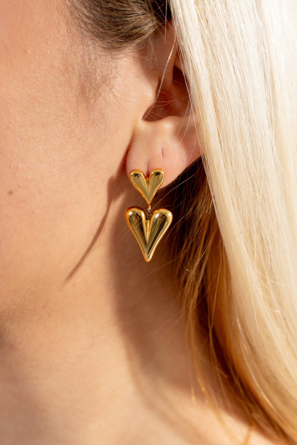 Dangling Heart Earring