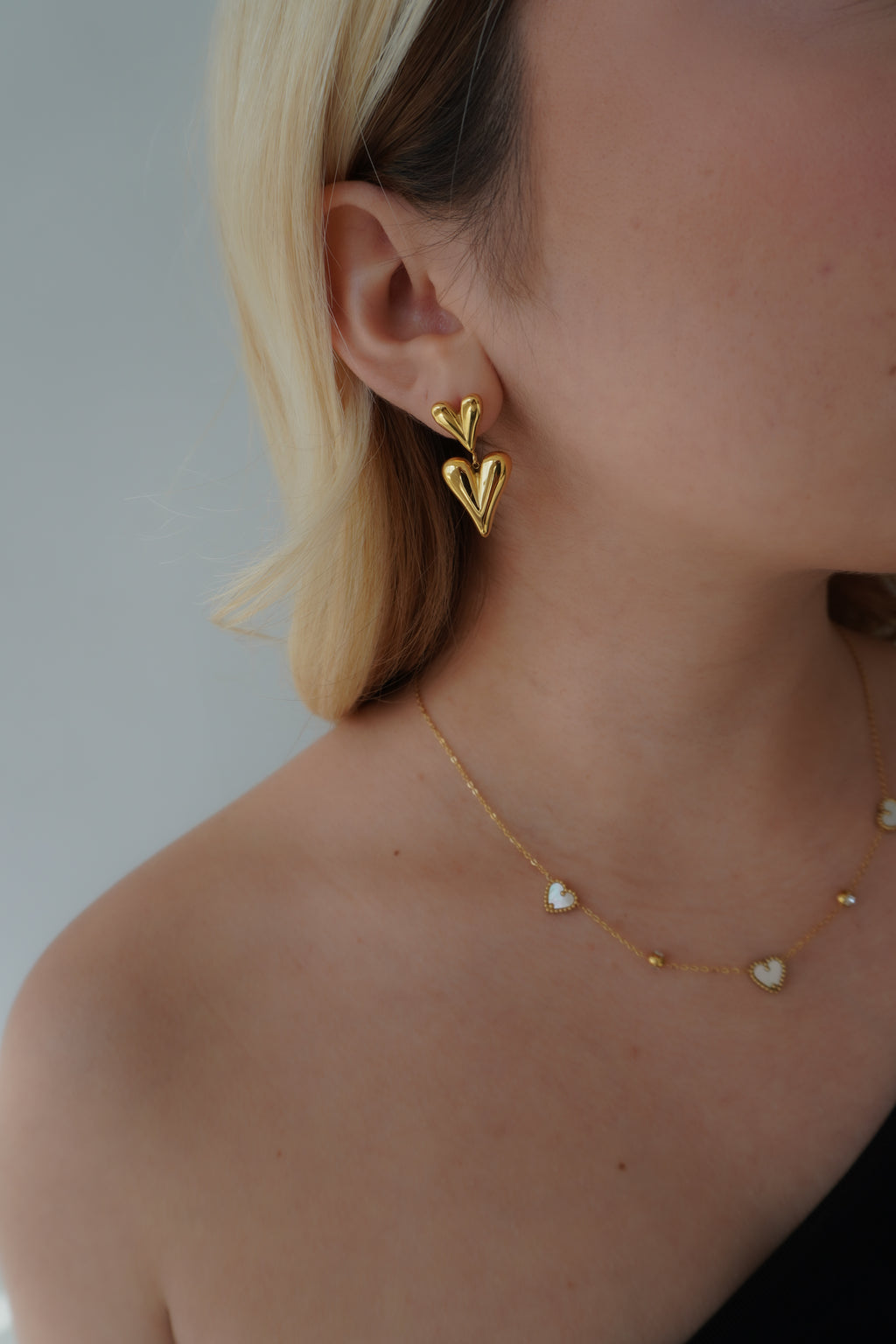 Dangling Heart Earring