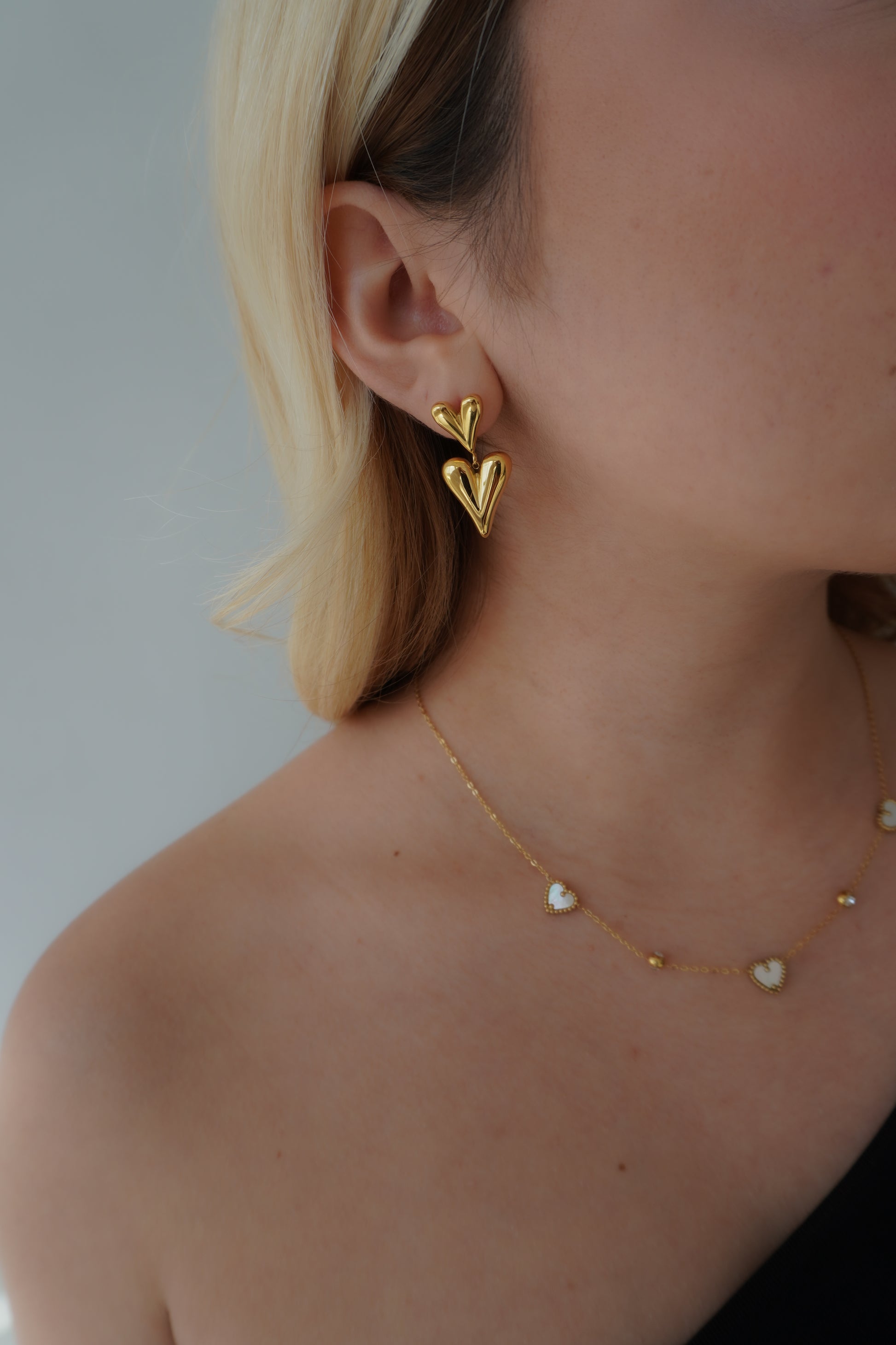 Dangling Heart Earring