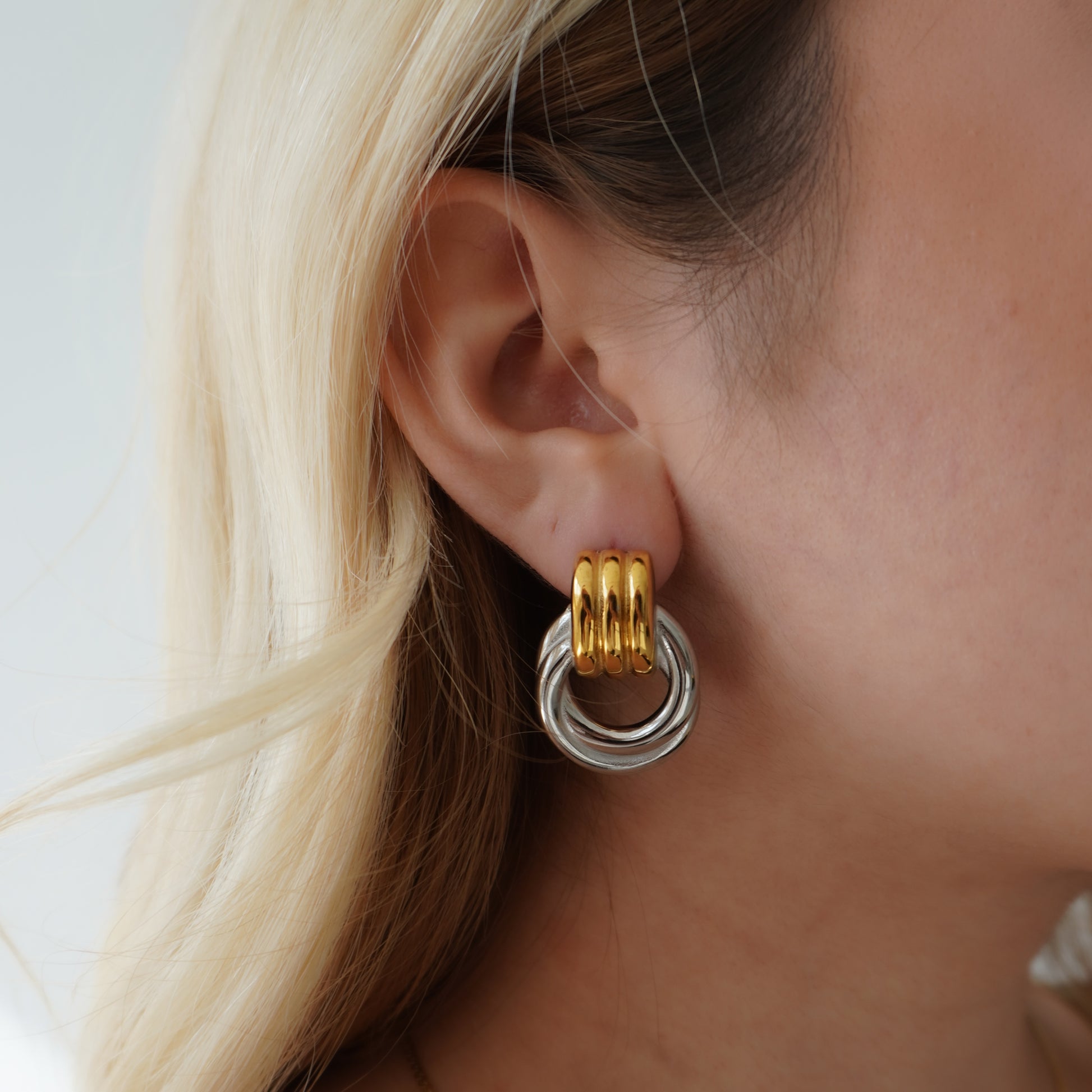 90s Loop Earring