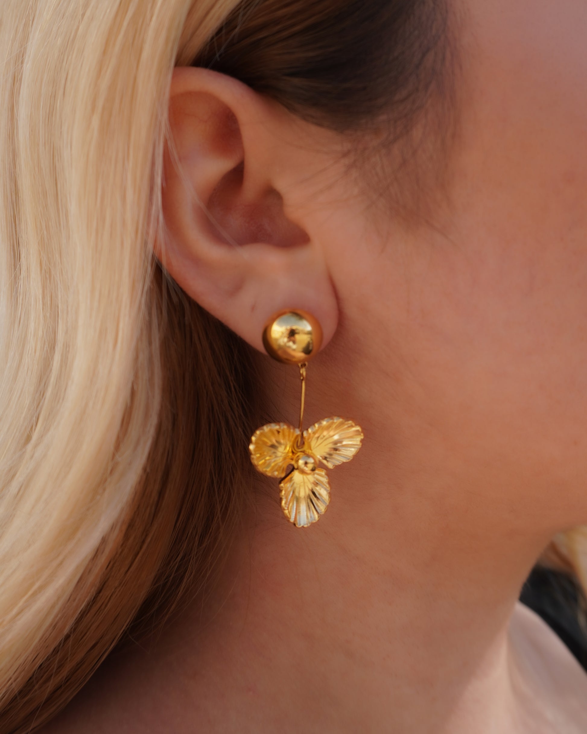Dangling Flower Earring